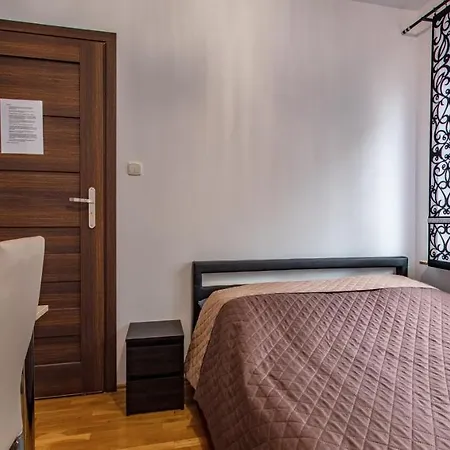 Korona Guest house *